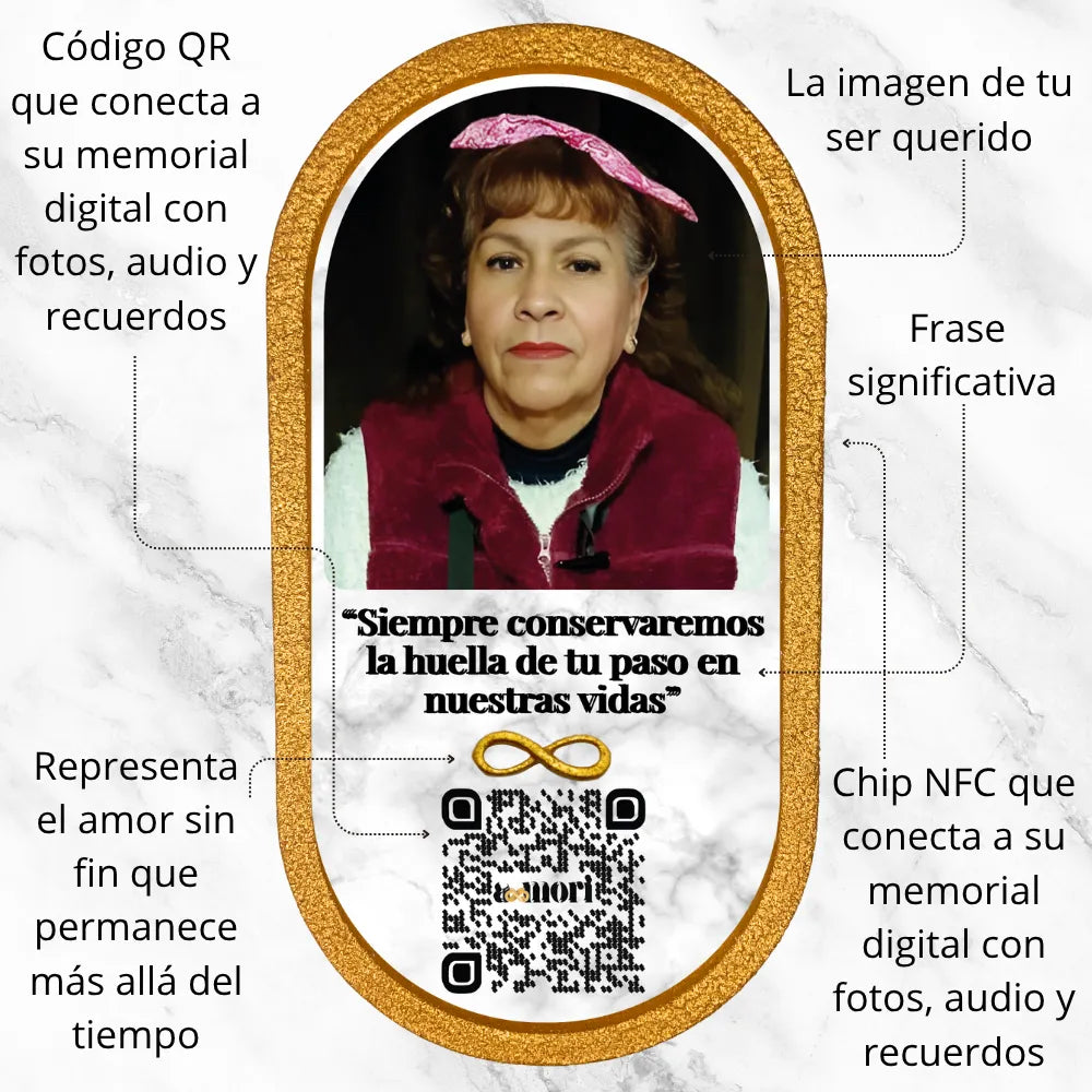 Placa Conmemorativa Interactiva Dorada con código QR que enlaza a un memorial digital.