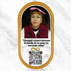 Placa Conmemorativa Interactiva Dorada con código QR que enlaza a un memorial digital.